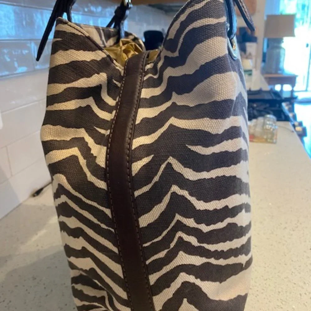 Michael Kors Canvas Stripe Tiger Animal Bag Tote - Picture 4 of 6